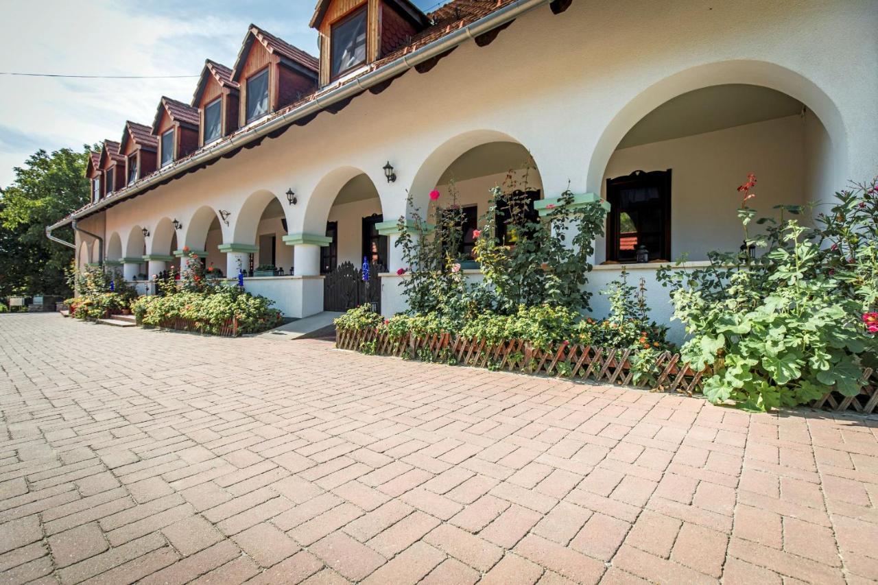 塞尔菲娅福加多酒店 纽尔 外观 照片